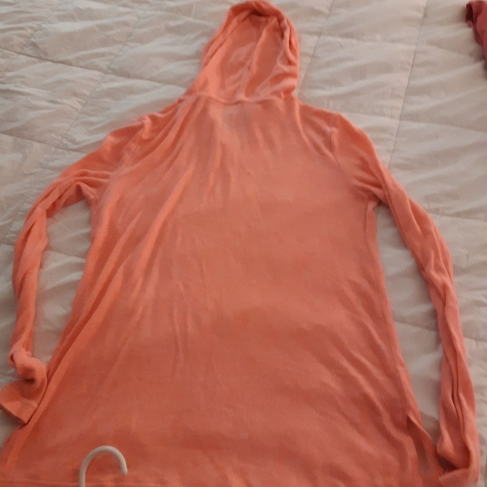 Hooded shirt